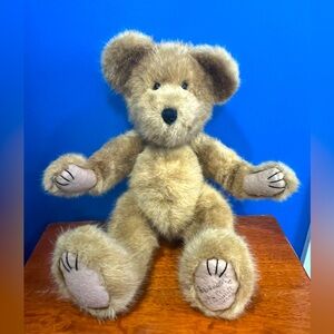 Boyd’s Bear Limited Edition Bear Signed by Liz Smith